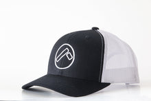 Load image into Gallery viewer, Classic White Snapback
